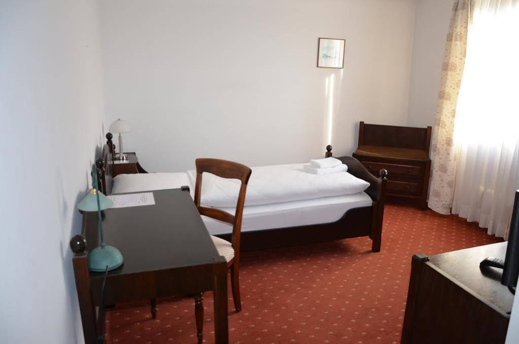 Hotel Zur Traube Moglingen Εξωτερικό φωτογραφία