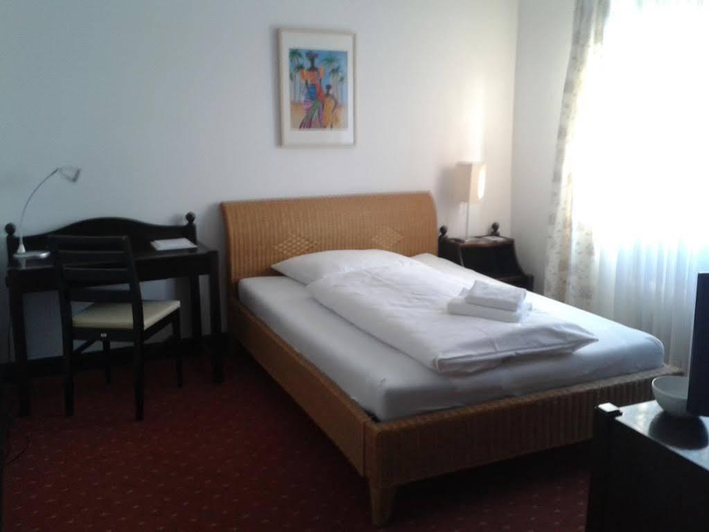 Hotel Zur Traube Moglingen Εξωτερικό φωτογραφία