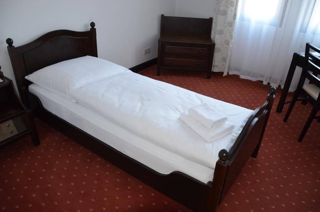 Hotel Zur Traube Moglingen Εξωτερικό φωτογραφία
