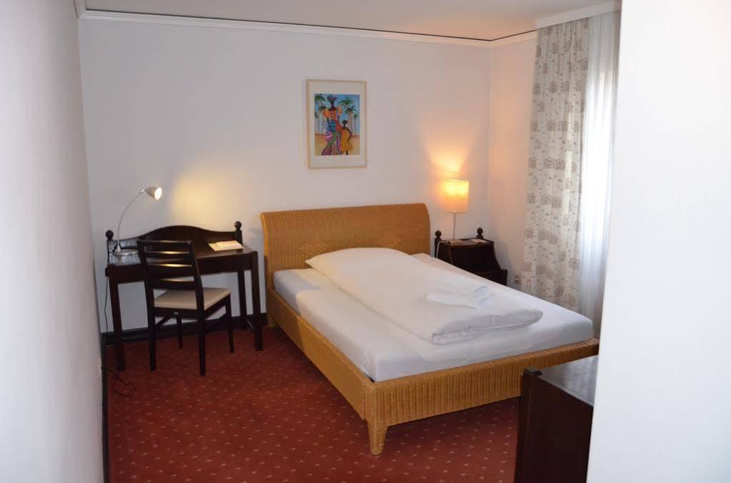 Hotel Zur Traube Moglingen Εξωτερικό φωτογραφία